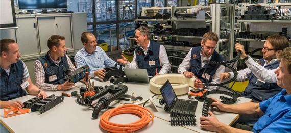 igus personale på igus fabrikken